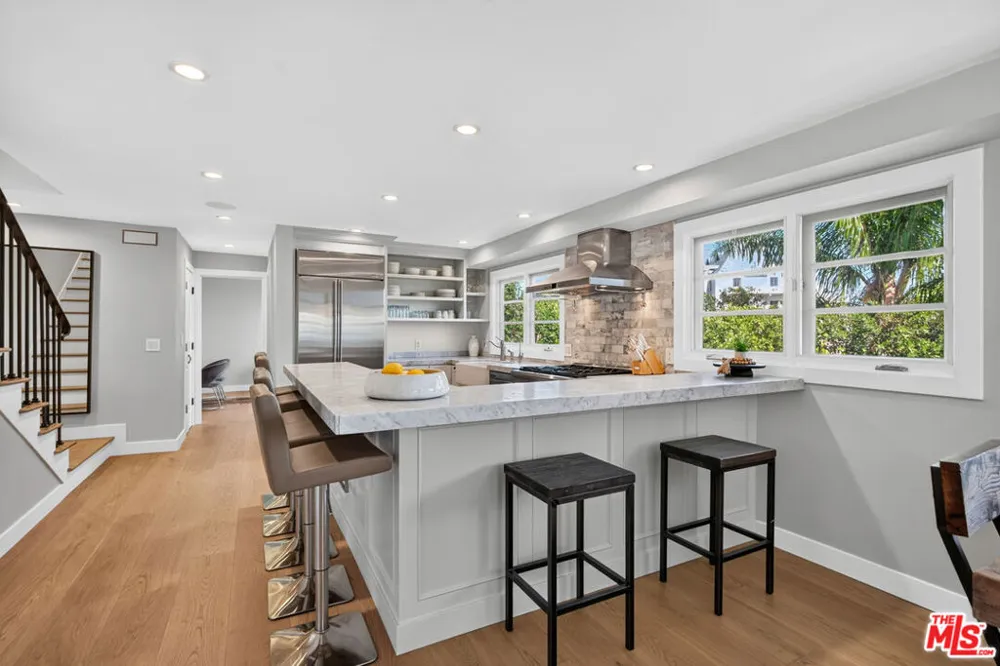 8276 Woodshill Trail Los Angeles, CA 90069