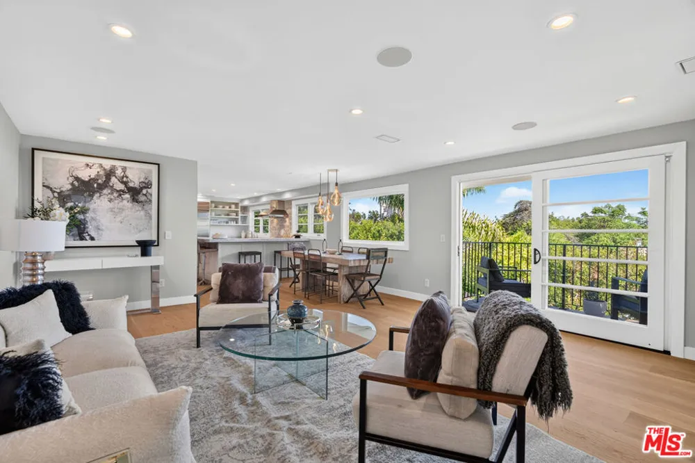 8276 Woodshill Trail Los Angeles, CA 90069