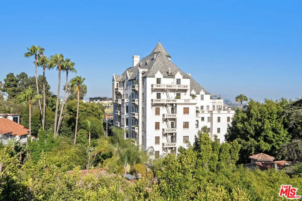 8276 Woodshill Trail Los Angeles, CA 90069
