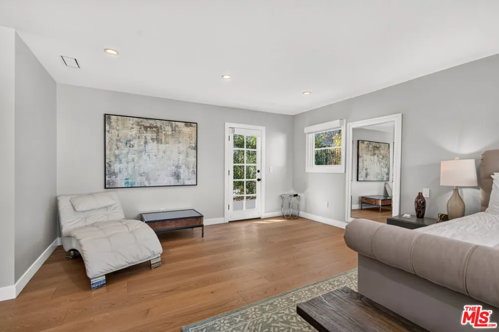 8276 Woodshill Trail Los Angeles, CA 90069