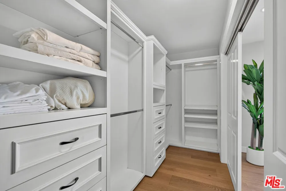 8276 Woodshill Trail Los Angeles, CA 90069