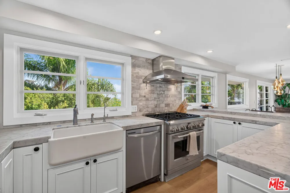 8276 Woodshill Trail Los Angeles, CA 90069