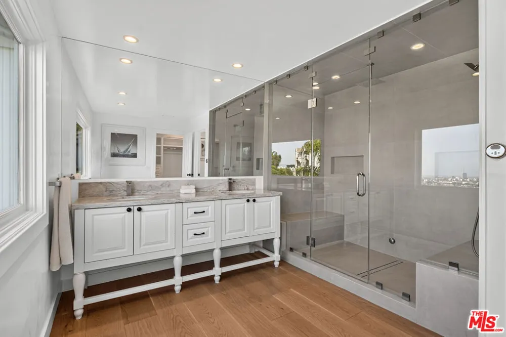 8276 Woodshill Trail Los Angeles, CA 90069