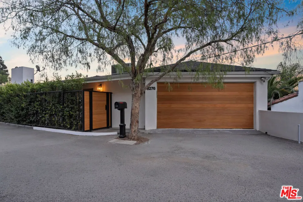 8276 Woodshill Trail Los Angeles, CA 90069