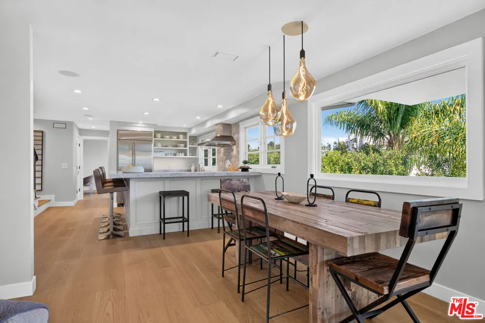 8276 Woodshill Trail Los Angeles, CA 90069