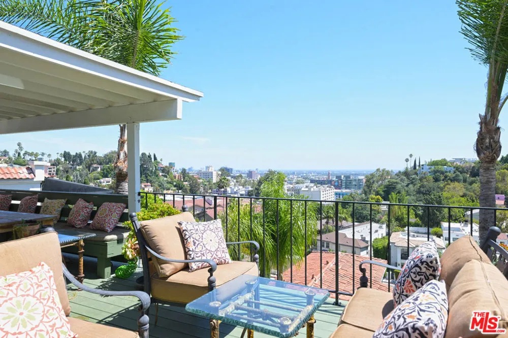 6855 Los Altos Place Los Angeles, CA 90068