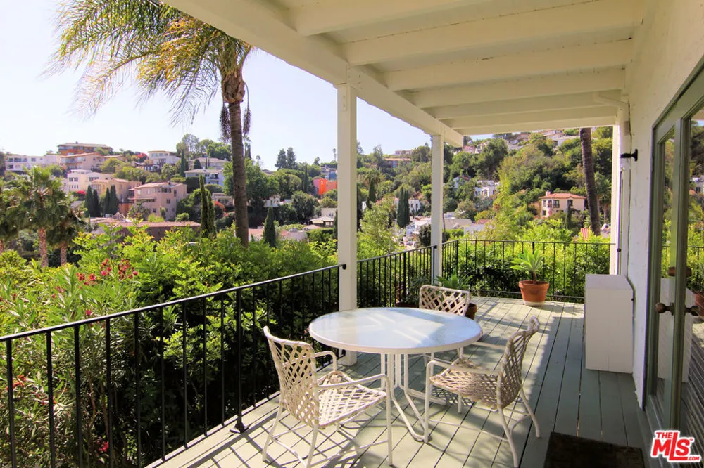 6855 Los Altos Place Los Angeles, CA 90068