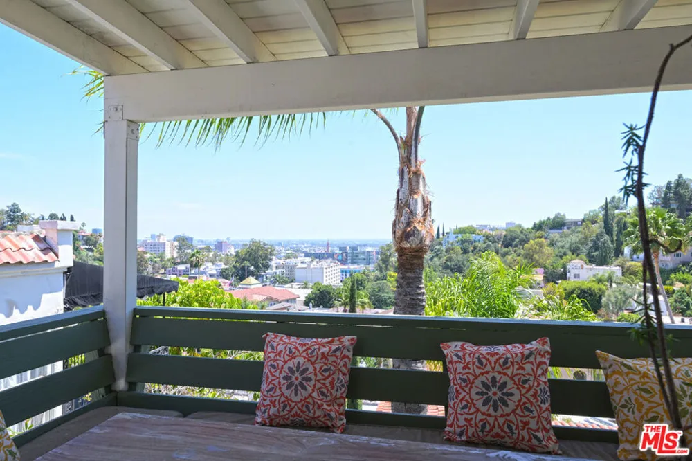 6855 Los Altos Place Los Angeles, CA 90068