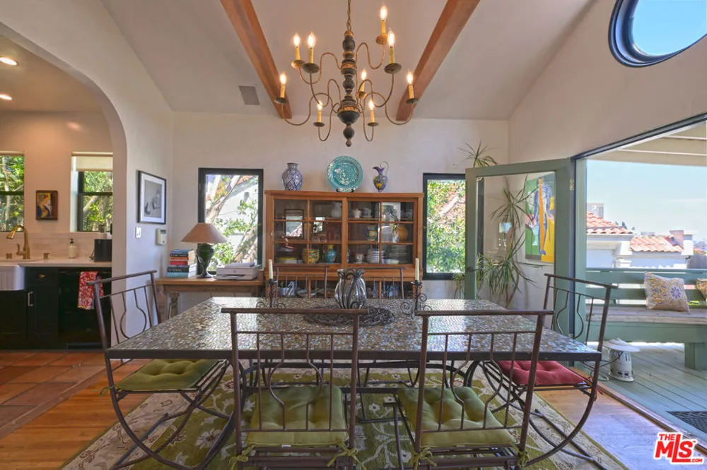 6855 Los Altos Place Los Angeles, CA 90068