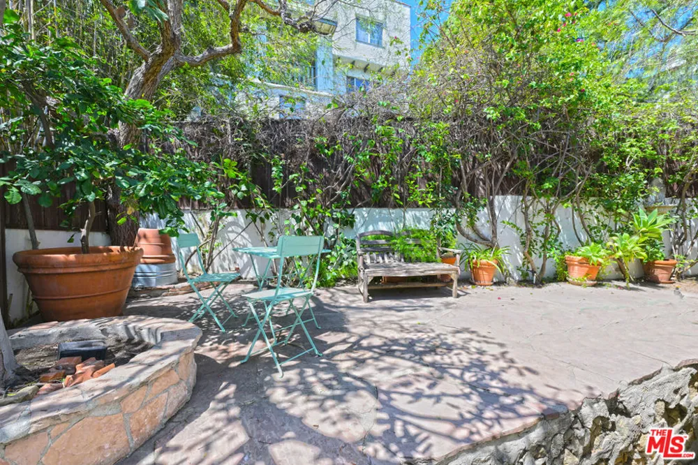 6855 Los Altos Place Los Angeles, CA 90068
