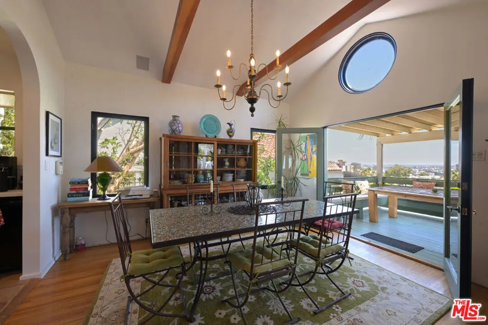 6855 Los Altos Place Los Angeles, CA 90068