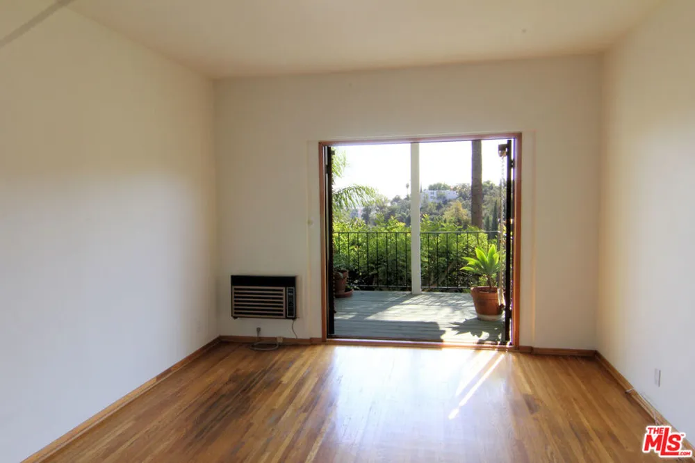 6855 Los Altos Place Los Angeles, CA 90068