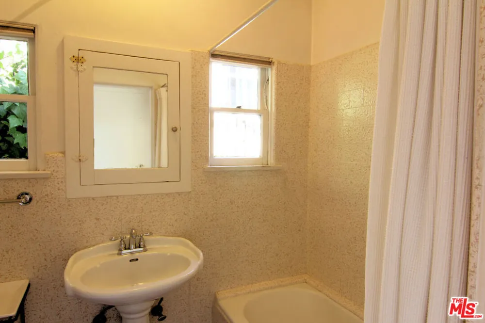 6855 Los Altos Place Los Angeles, CA 90068
