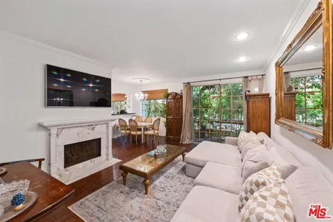 1375 Kelton Avenue #107