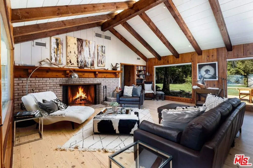 275 La Casa Grande Circle Santa Barbara, CA 93117