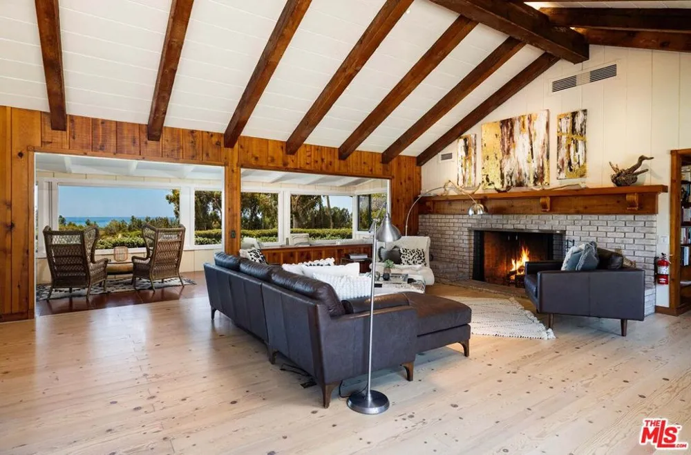 275 La Casa Grande Circle Santa Barbara, CA 93117