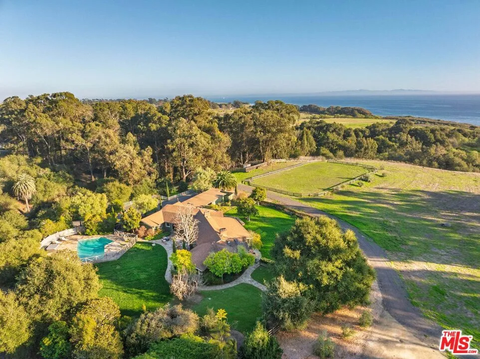 275 La Casa Grande Circle Santa Barbara, CA 93117