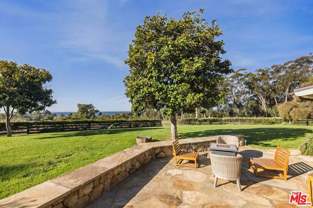 275 La Casa Grande Circle Santa Barbara, CA 93117