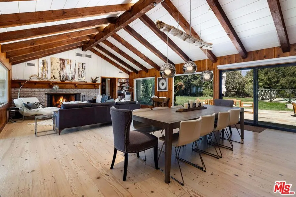 275 La Casa Grande Circle Santa Barbara, CA 93117