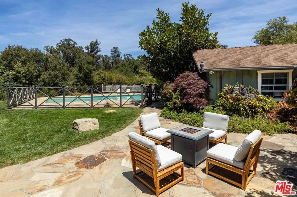 275 La Casa Grande Circle Santa Barbara, CA 93117