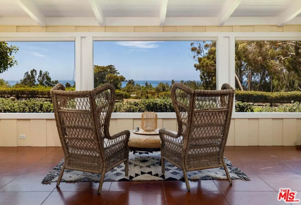 275 La Casa Grande Circle Santa Barbara, CA 93117