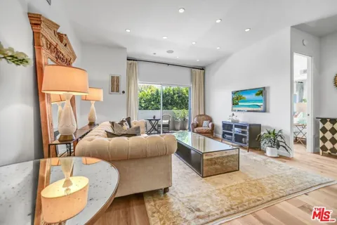 999 Doheny Drive #106