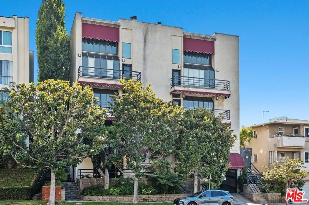 1360 S Beverly Glen Boulevard #PH301 Los Angeles, CA 90024