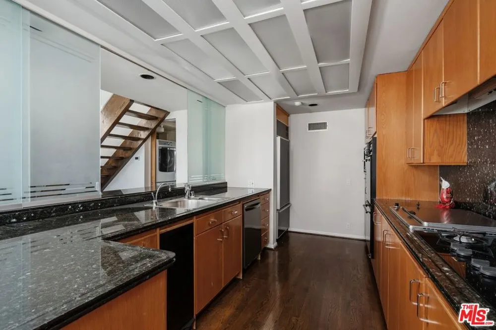 1360 S Beverly Glen Boulevard #PH301 Los Angeles, CA 90024