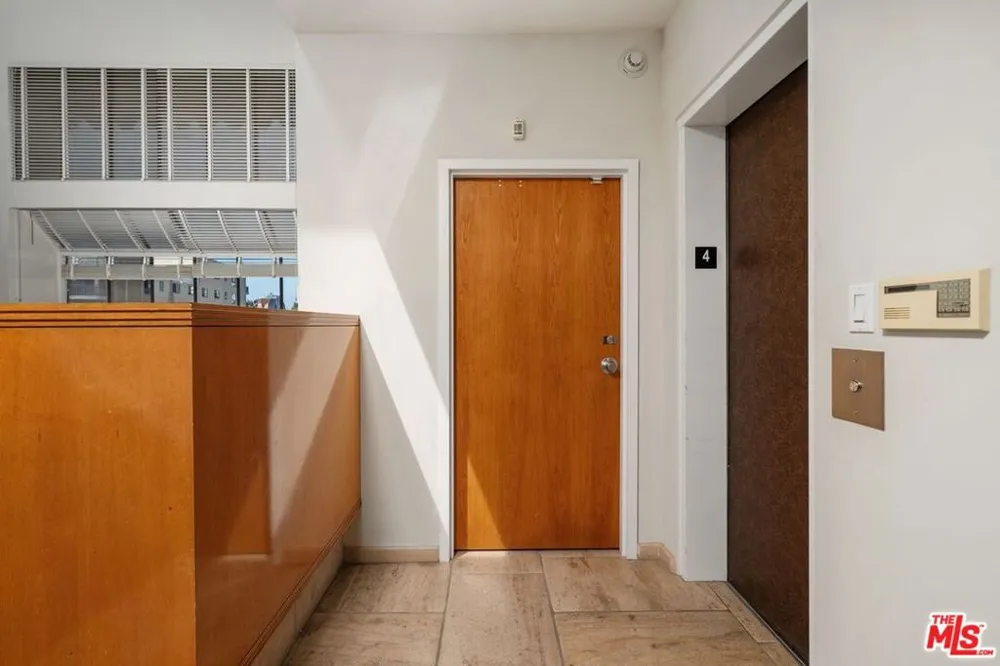 1360 S Beverly Glen Boulevard #PH301 Los Angeles, CA 90024