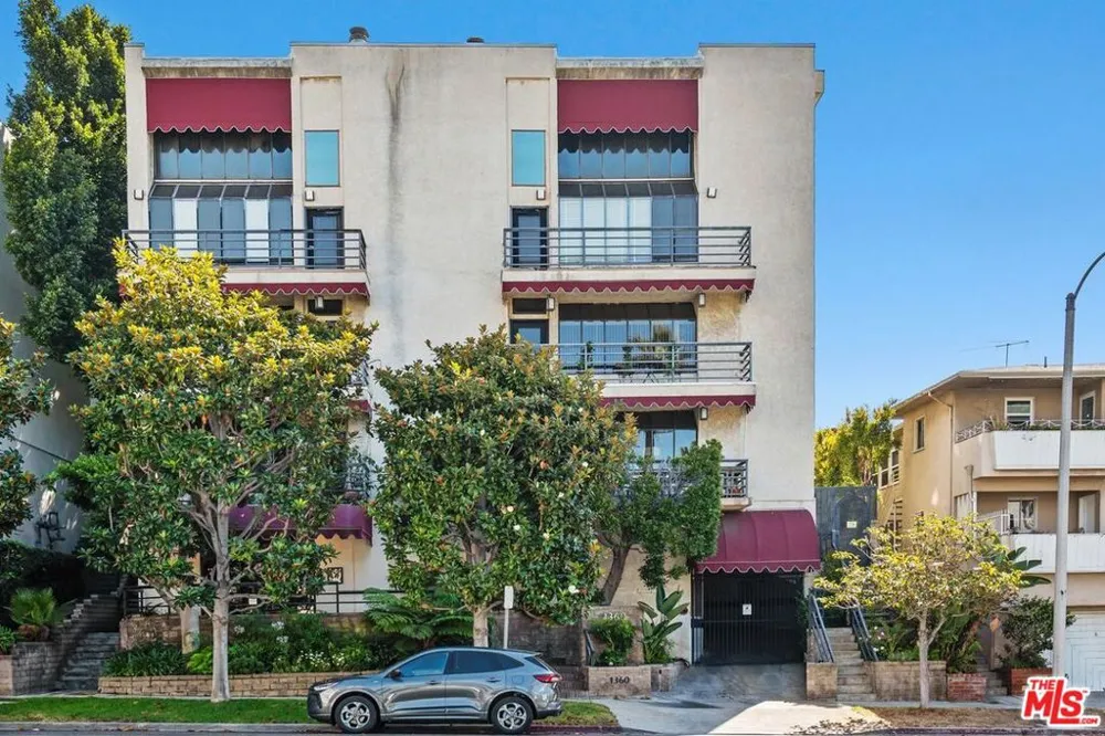 1360 S Beverly Glen Boulevard #PH301 Los Angeles, CA 90024