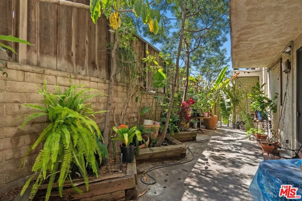 1360 S Beverly Glen Boulevard #PH301 Los Angeles, CA 90024
