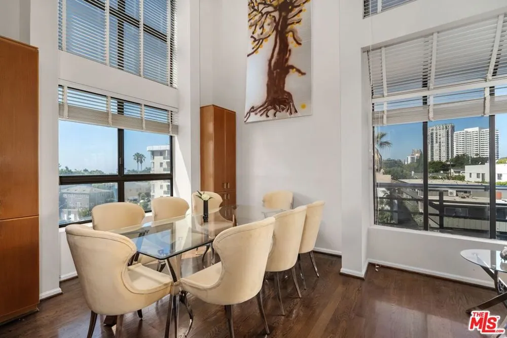 1360 S Beverly Glen Boulevard #PH301 Los Angeles, CA 90024