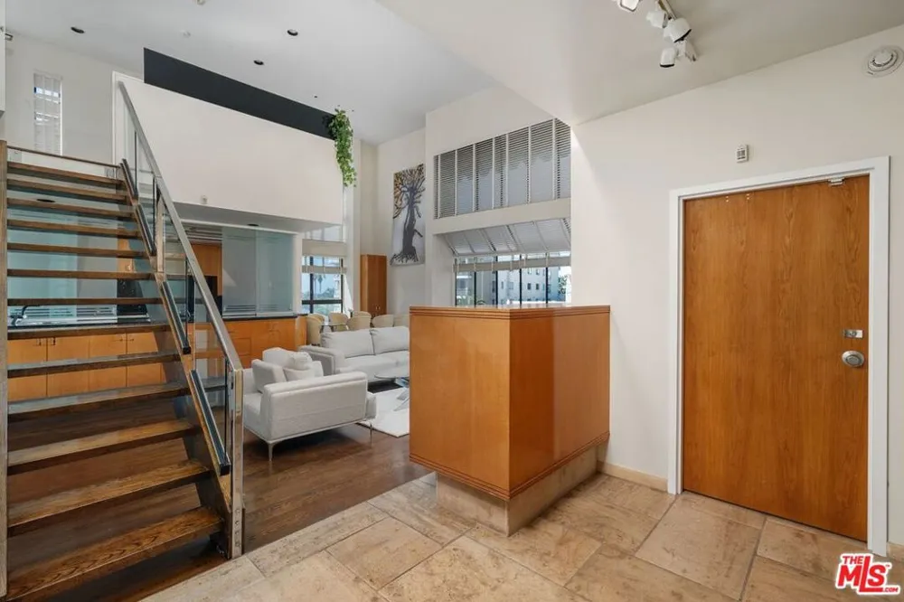1360 S Beverly Glen Boulevard #PH301 Los Angeles, CA 90024