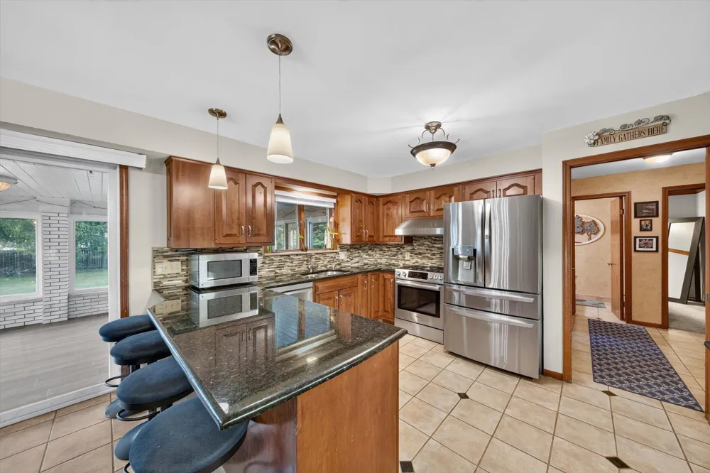 38921 Santa Barbara Street Clinton, MI 48036