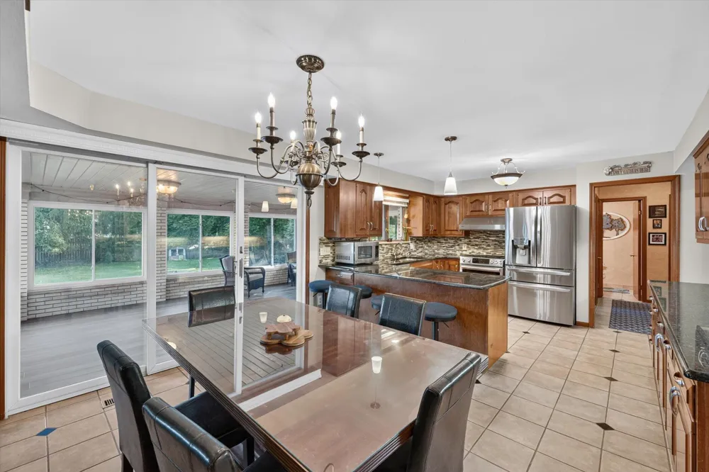 38921 Santa Barbara Street Clinton, MI 48036