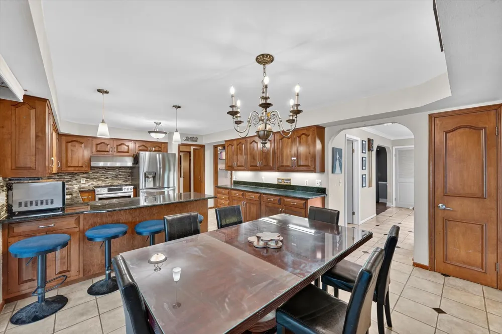 38921 Santa Barbara Street Clinton, MI 48036