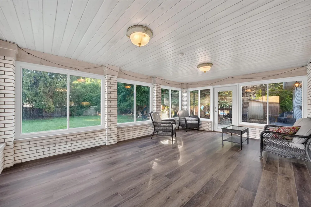 38921 Santa Barbara Street Clinton, MI 48036
