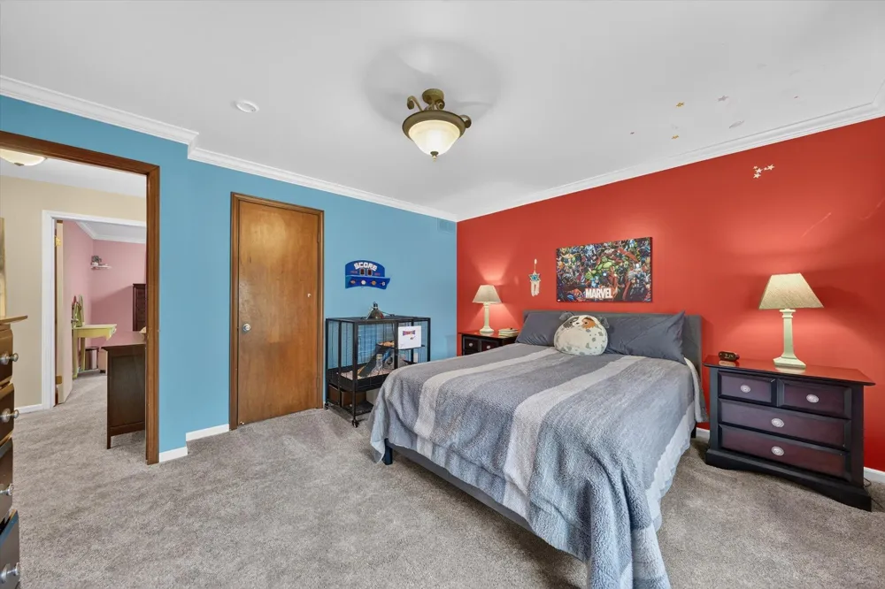 38921 Santa Barbara Street Clinton, MI 48036