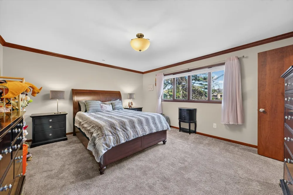 38921 Santa Barbara Street Clinton, MI 48036