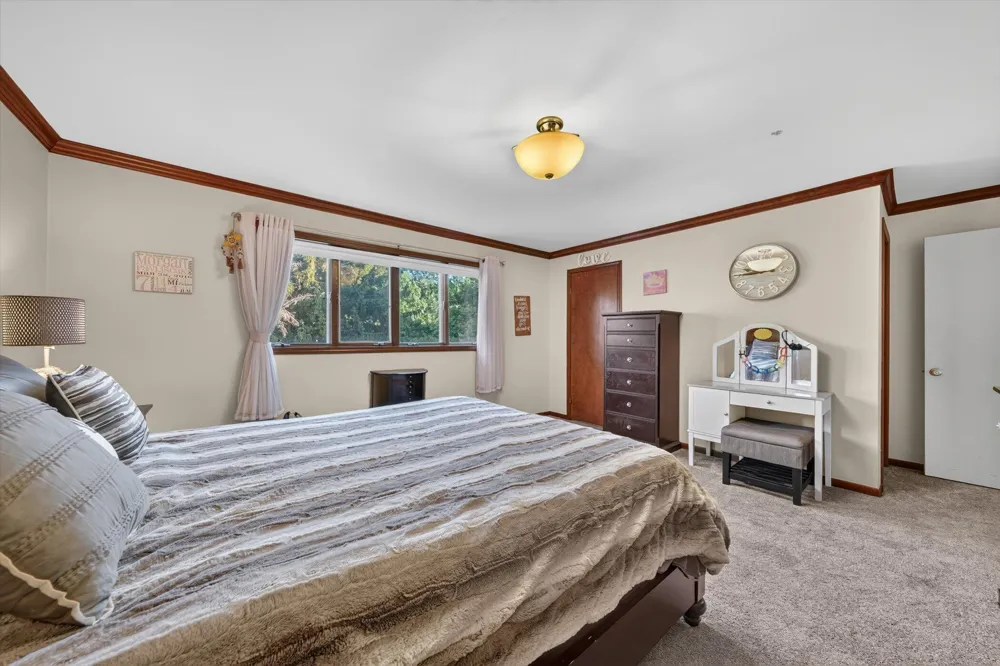 38921 Santa Barbara Street Clinton, MI 48036