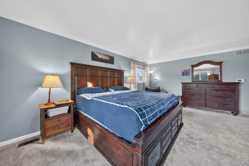 38921 Santa Barbara Street Clinton, MI 48036