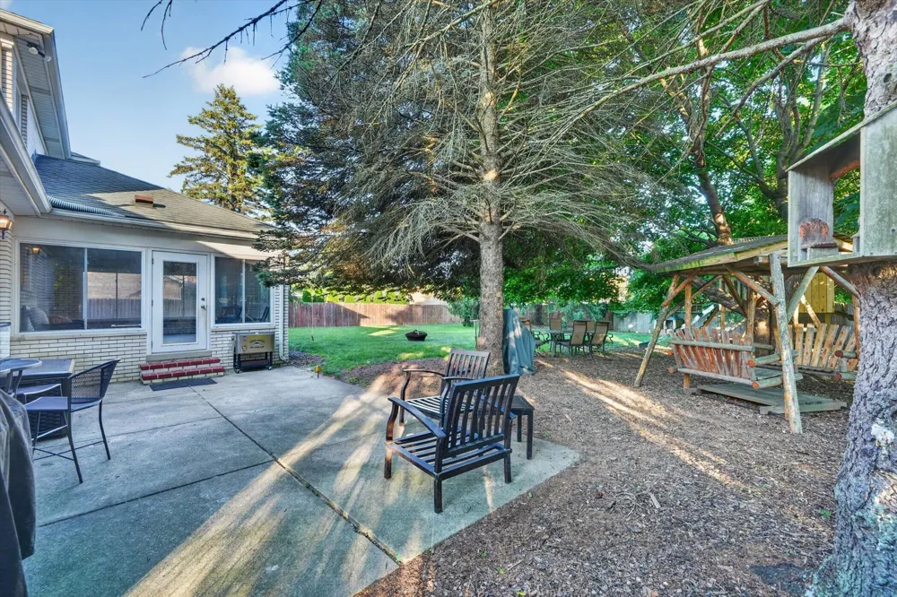 38921 Santa Barbara Street Clinton, MI 48036