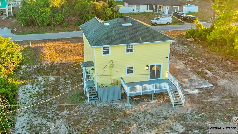 3906 28TH ST SW Lehigh Acres, FL 33976