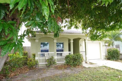 112 SE 2nd Avenue
