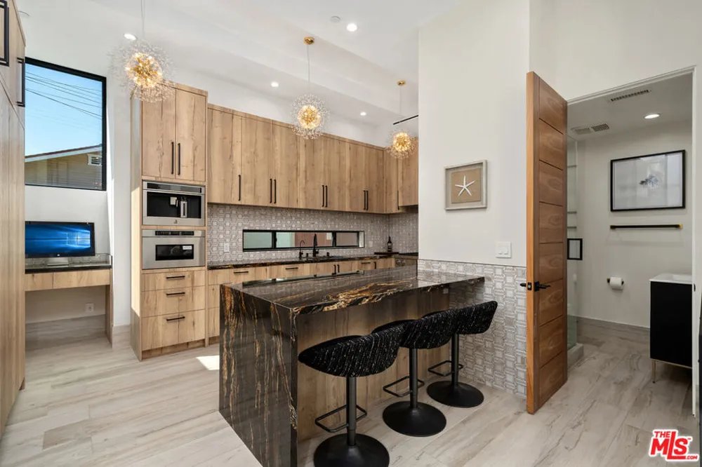 616 7th Venice, CA 90291