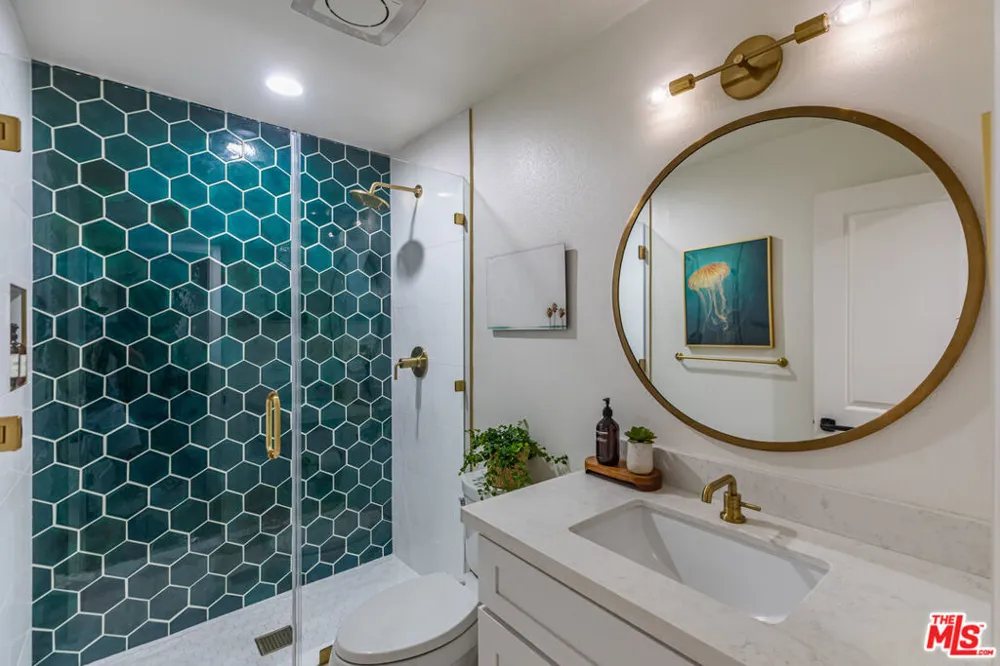 3240 Shelby Drive Los Angeles, CA 90034