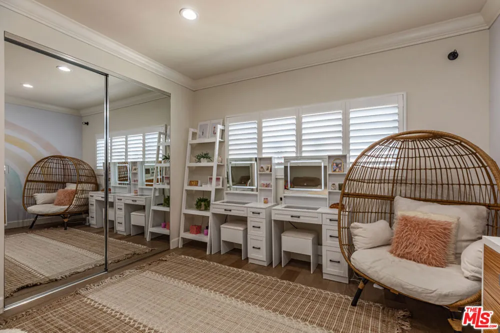 3240 Shelby Drive Los Angeles, CA 90034