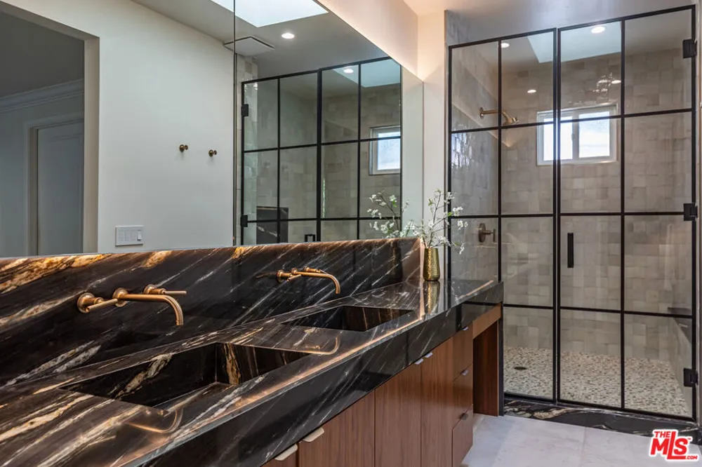 3240 Shelby Drive Los Angeles, CA 90034