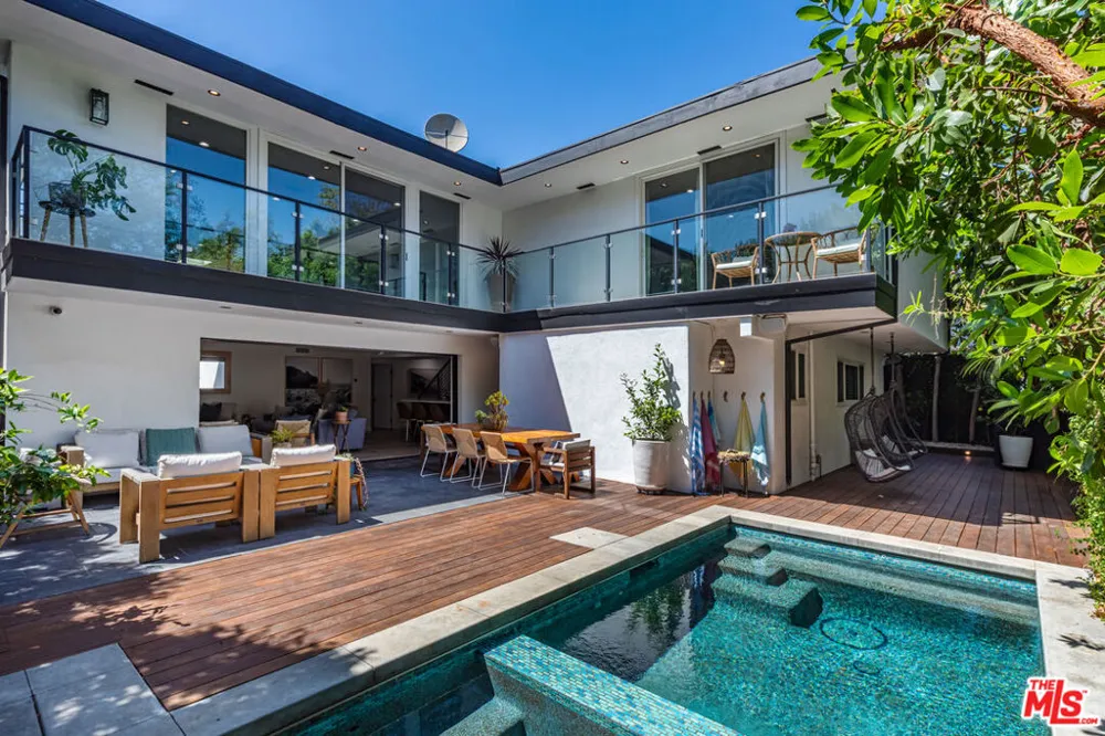 3240 Shelby Drive Los Angeles, CA 90034