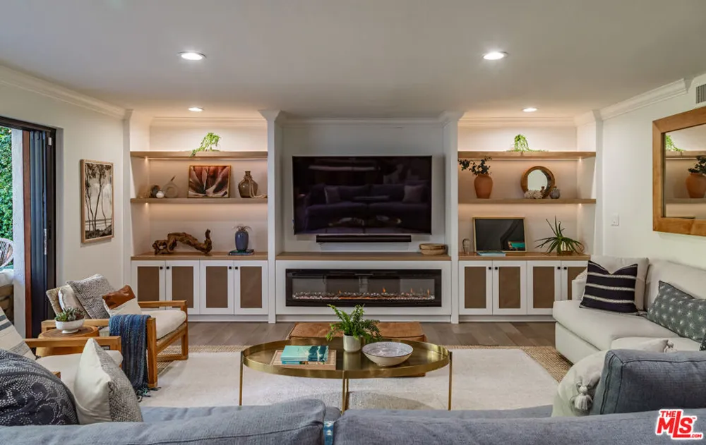 3240 Shelby Drive Los Angeles, CA 90034